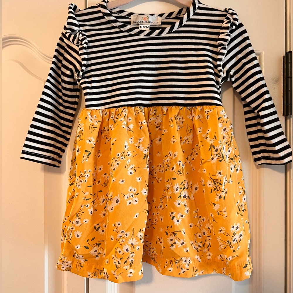 Super cute girls striped / floral printed dress
